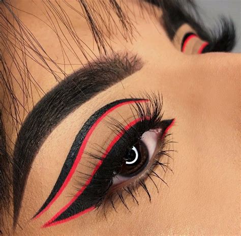 Black And Red Graphic Liner Makeup Looks No Eyeliner Makeup Eyeliner