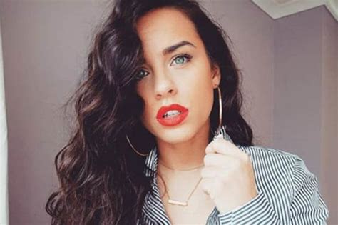 Corrie Babe Georgia May Foote Exposes Jaw Dropping Cleavage As Shirt