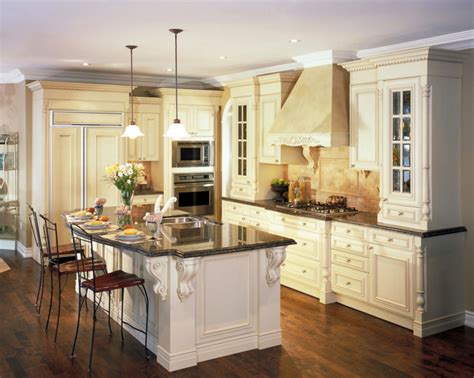 Find the 17 most fabulous cream kitchen cabinets designs in this post. 34 Kitchens with Dark Wood Floors (Pictures)