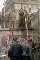 42 Inspiring Pictures From The Fall Of The Berlin Wall
