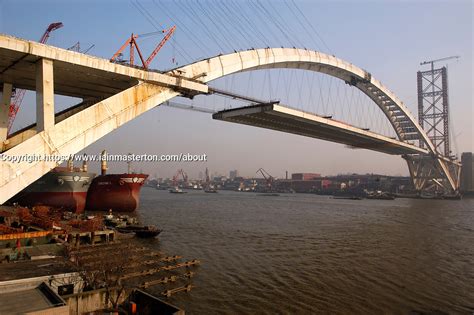 Construction Of Lupu Bridge In Shanghai The World S Longest Steel Arch