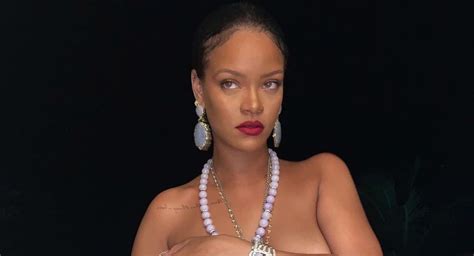 Rihanna Deelt Make Uploze Selfie Op Instagram En Is Geen Dag Ouder