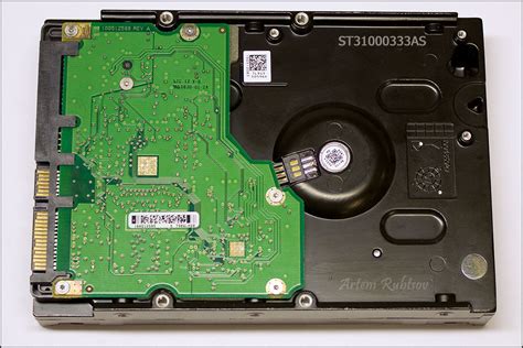 As shown in figure 2.7a, usb flash memory is a small pcb (printed circuit board) that is enclosed in a durable chassis, and is powered via the connection to the embedded system's usb port. HDD from inside: Hard Drive Main parts