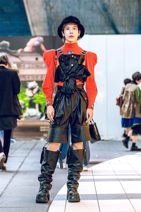 The Best Street Style From Tokyo Fashion Week Spring 2019 Vogue Tokyo