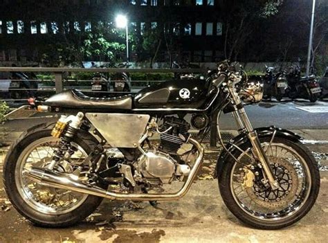 It would be even prettier with a cafe racer setup, a la the east indian royal enfield. Sym wolf classic 125 cafe'