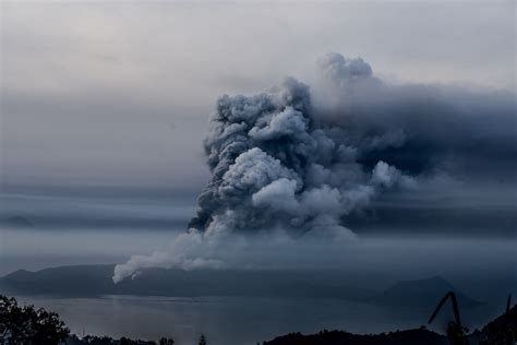 Balete, philippines — taal volcano's eruptions have eased in the past 24 hours, scientists said on wednesday, but they warned that the picturesque mountain was still threatening hundreds of. Major Taal eruption still possible as volcanic quakes ...