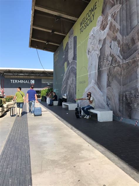 L'aeroporto di catania fontanarossa è uno degli scali più importanti del nostro paese, con un traffico di oltre 9 nonostante si trovi nelle vicinanze del cento della città, l'aeroporto di catania mette a. Aeroporto di Catania, in funzione il nuovo Terminal C - Giornale di Sicilia
