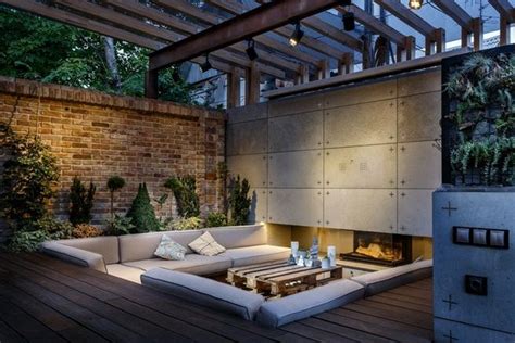 Outdoor Lounge With Sunken Seating Area And Fireplace Decor10 Blog
