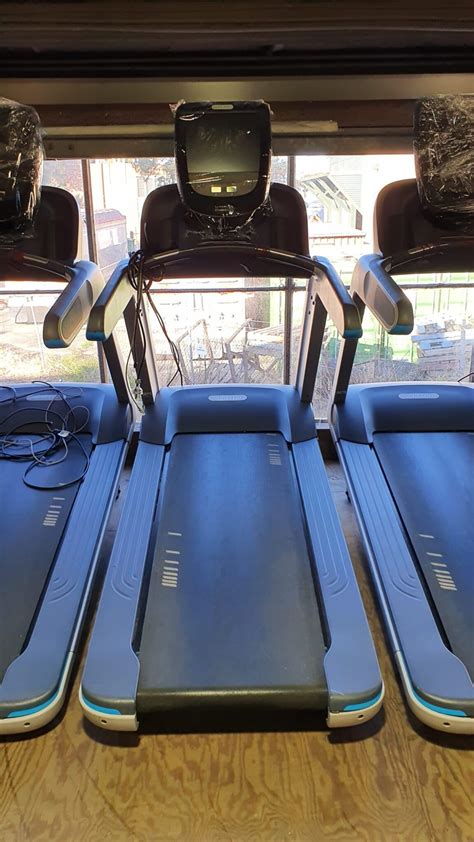 Precor Trm 885 Treadmill W P82 Console Gym Solutions