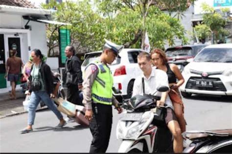 Tercatat Pelanggar Lalu Lintas Di Bali Hampir Setengahnya Wna