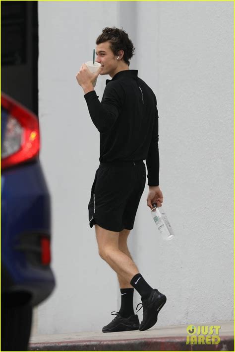 8 августа 1998) — канадский певец, автор песен и модель. Shawn Mendes Gets in a Workout Before Grammys 2020!: Photo 4422559 | Shawn Mendes Pictures ...