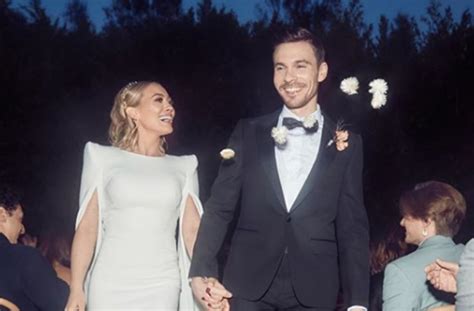 The family shared an adorable picture alongside the gorgeous. Inside Hilary Duff and Matthew Koma's 'magical' wedding: All the photos - AOL Entertainment