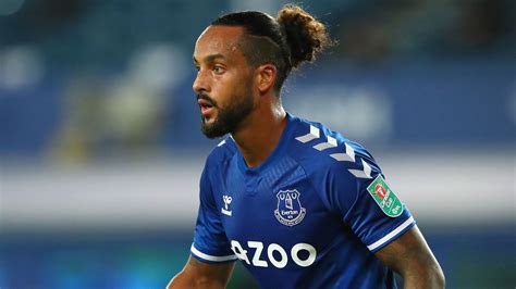 Theo Walcott Southampton Close To Agreeing Loan Deal With Everton For