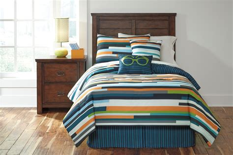 Seventy Stripe Twin Size Bedding Set From Ashley Q114001t Coleman