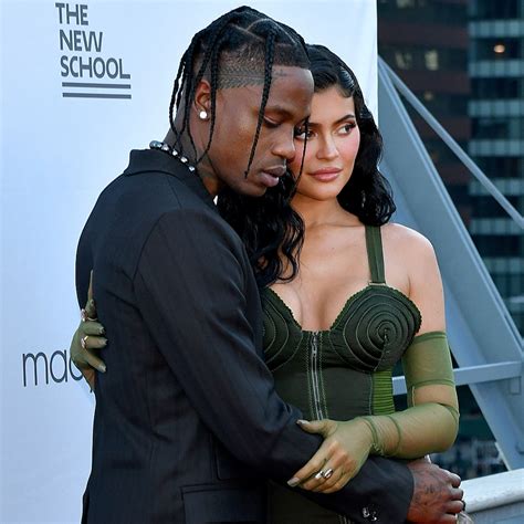 photos from how kylie jenner hid her second pregnancy
