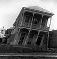 File:Twisted house, Galveston hurricane, 1900.jpg - Wikipedia