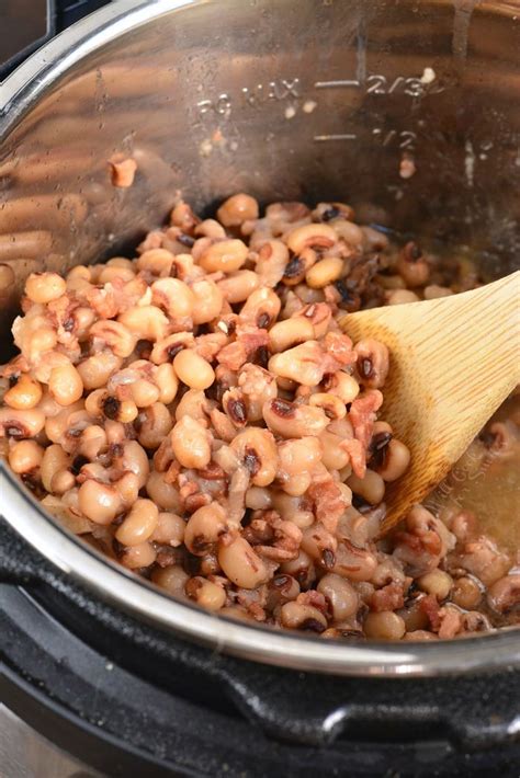 There are so many reasons why the instant pot is so much better than a crockpot in general, but even more so when making black eyed peas. Instant Pot Black Eyed Peas - Will Cook For Smiles