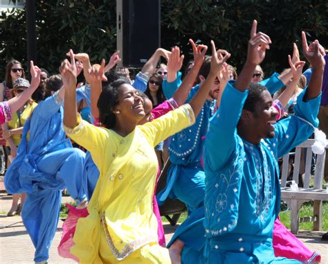Multicultural Fair Brings Thousands to UMW - News