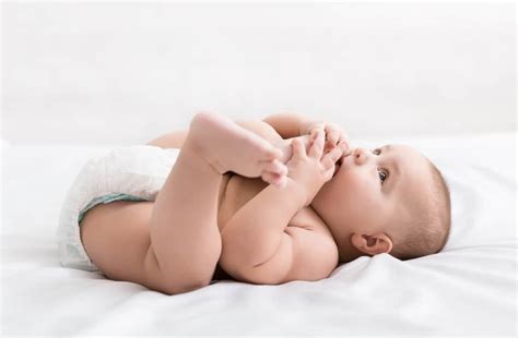 Baby 6 Maanden Ontwikkeling Motorisch En Cognitief Gaan Zitten En