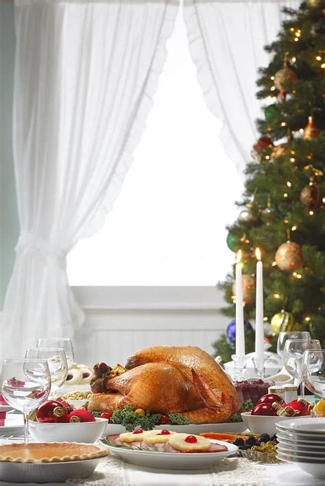From beautiful bronzed turkey for christmas dinner, to succulent salmon en croute, we've got all the christmas dinner ideas you need at tesco real food. Cooking Christmas Dinner - Great Ideas To Make It Memorable - THE WORLD DELI… | Traditional ...