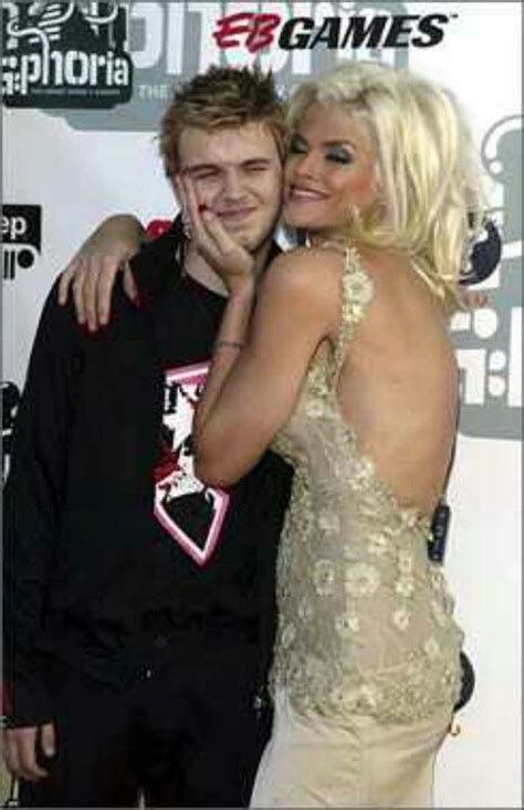 Who is anna nicole smith's son? Anna Nicole Smith (39) and her son Daniel Wayne Smith (20 ...