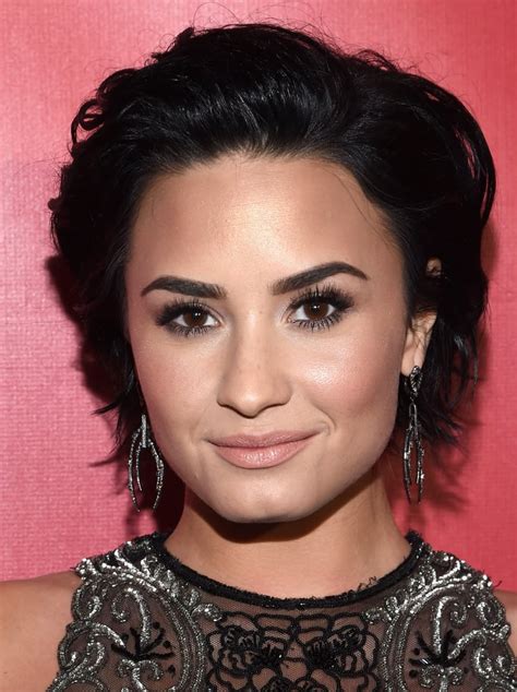 2016 Demi Lovatos Eyebrows Popsugar Latina Photo 8