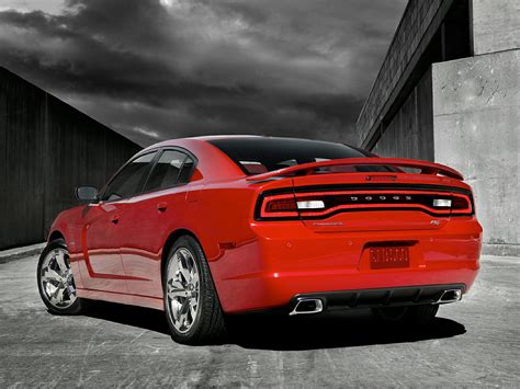 The lineup is faster, more powerful and more advanced than ever. 2011 Dodge Charger MPG, Price, Reviews & Photos | NewCars.com