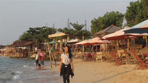 Menengok Keindahan Pantai Bondo Di Bangsri Jepara Bisa Ngopi Di Bibir