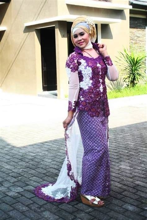 Foto 10 inspirasi baju bridesmaid yang kekinian untuk hijabers. Makin Cantik Dengan Beragam Model Kebaya Wisuda Muslim ...