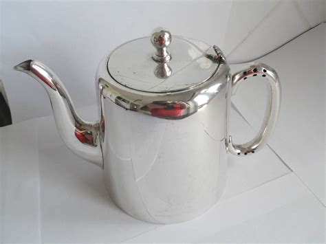 Vintage Silver Plate Epns Hotel Quality 2 Pint Tea Pot Teapot