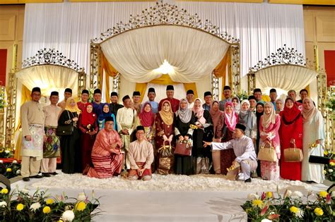 See more ideas about majlis perkahwinan, perkahwinan, tutorial diy. Majlis Perkahwinan Meriah Anak Dato Mohd Alias di PWTC ...