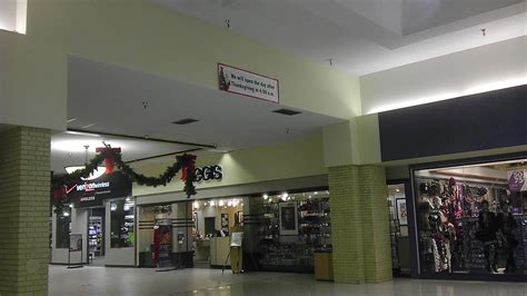 Crossroads Mall Fort Dodge Iowa Mall Opens At 4am A Photo On