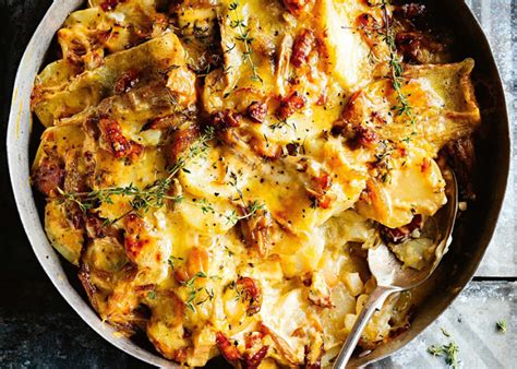 Une recette de tartiflette au reblochon facile et rapide Instituto Roche