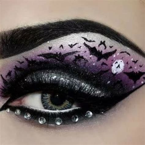 15 Creepy Eye Makeup Ideas You Want To Try For Halloween