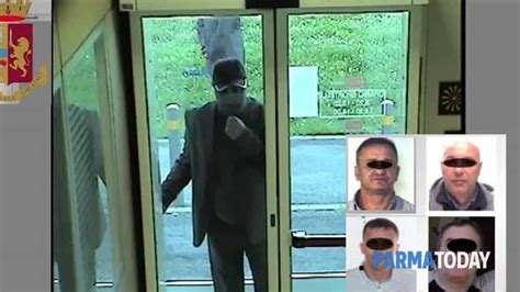Il bonus inps giungerà alle famiglie che si trovato a carico figli di età non superiore a 21 anni di età. Dall'apriporta al sequestro dei clienti, ecco come agiva la banda di rapinatori: padre e figlio ...