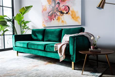 Зеленый диван в интерьере кухни 92 фото