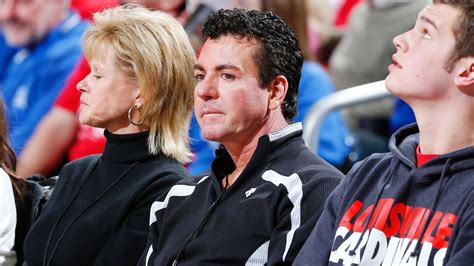 Papa John S Founder John Schnatter Resigns From Louisville Board Of Trustees