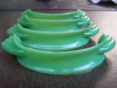 It offers an artful and also traditional touch. Vintage 1940s Jadeite Green Cabinet Drawer Pulls Set of 4 ...