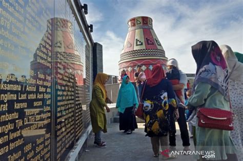 Mewarnai gambar bertema hari kemerdekaan mewarnai gambar via mewarnaigambar.web.id. Gambar Pahlawan Nasional Hitam Putih Untuk Mewarnai ...