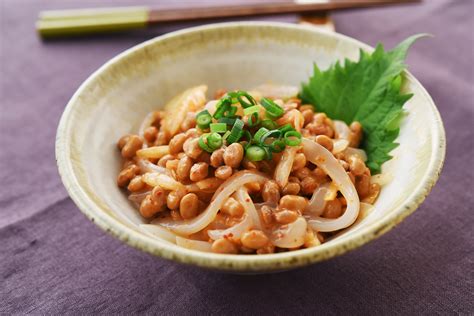 ・natto（fermented soybeans） is sticky and has a unique smell. ご飯が進む!キムチ納豆チャーハン - 舟納豆キッチン