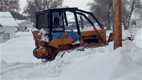 Case 850 Dozer Pushing Snow Youtube