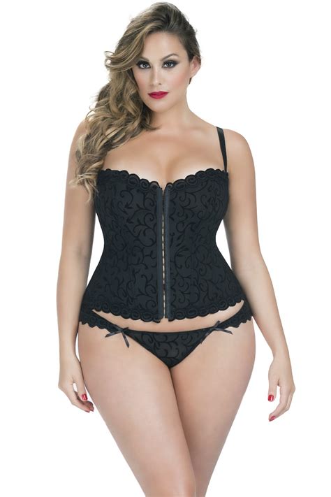 13 best plus size corsets and bustiers to seriously upgrade your lingerie drawer — photos