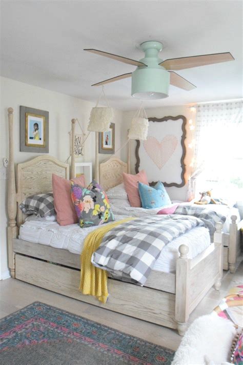 While the ceiling fans below come in several design styles — from tropical, to modern, to bohemian — the experts told us that no such aesthetic style makes one. Modern Ceiling Fans | Bedroom fan, Girls bedroom ...