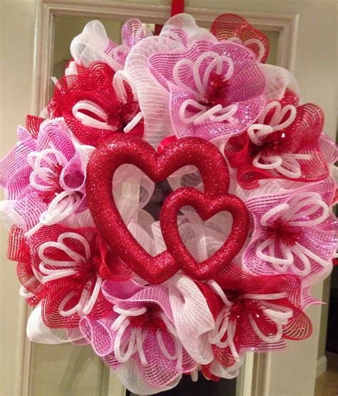 If you love all things valentine's day, then february is the perfect time to swap out your holiday wreath for a more romantic pick. Valentine's Day Valentine's Wreath Poly Mesh Wreath