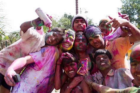 10best Celebrates Holi Festival