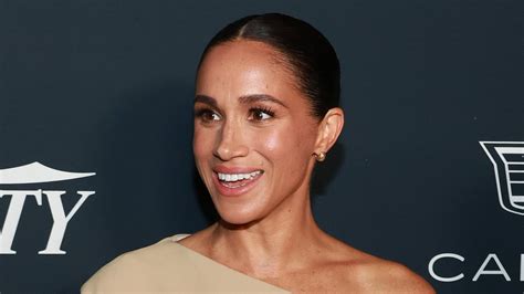 meghan markle dons sleek £3 000 outfit at variety s glitzy power of women gala in la