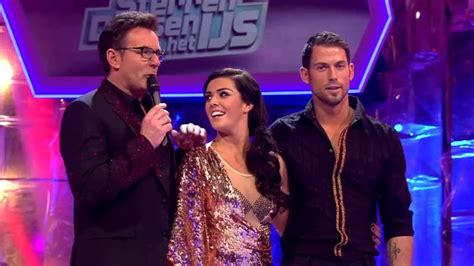 De half italiaanse laura ponticorvo (1985) is geboren in brasschaat in belgië. Laura | Show 2 | Sterren Dansen op het IJs - YouTube