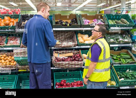 Tesco Staff High Resolution Stock Photography And Images Alamy