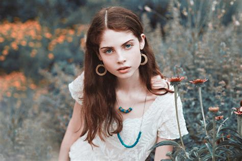 Achtergronden Women Outdoors Vrouw Model Portret Bloemen Lang