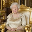 Queen Elizabeth II wearing the maple leaf brooch inherited from her ...